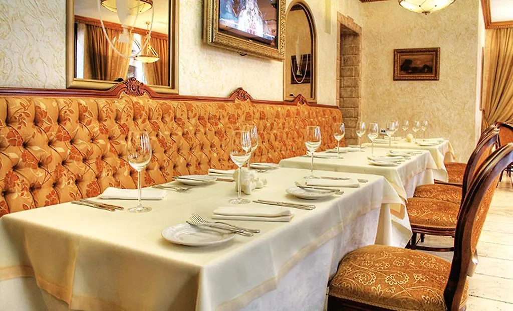 Optima Collection Podil Plaza Hotel Kyiv 4*,