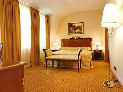 ****  Hotel Optima Collection Podil Plaza Kiev Ucrania